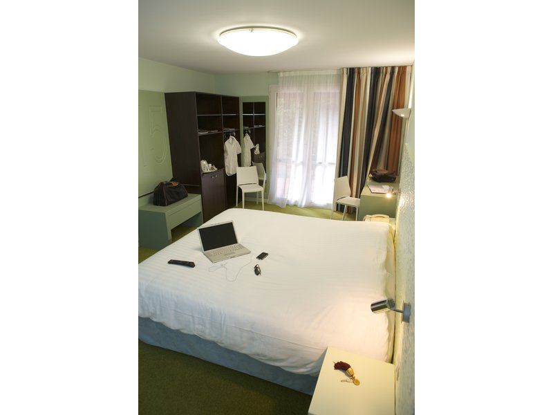 Logis Le Rabelais Hotel- Restaurant -