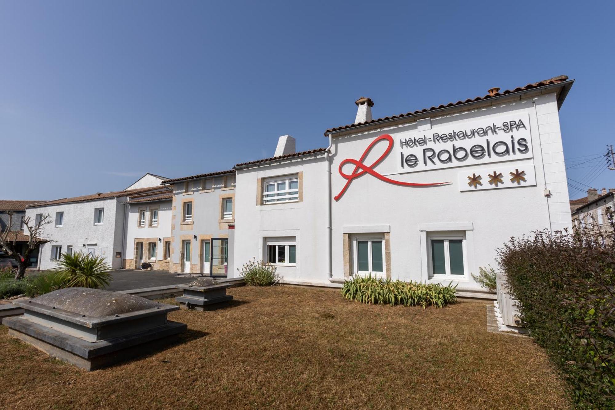 Hotel Logis Le Rabelais Hotel- Restaurant - Fontenay-le-Comte