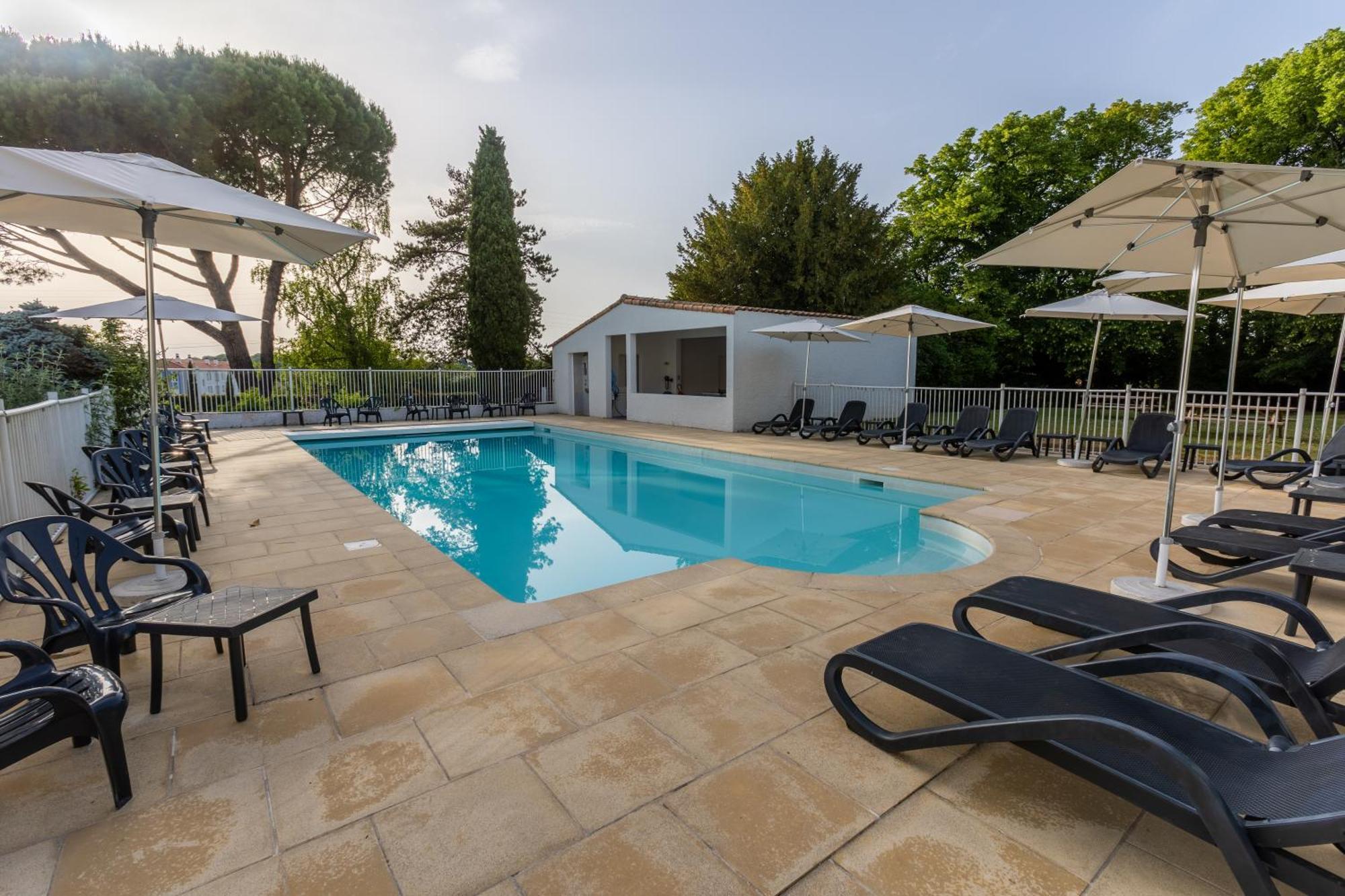 Hotel Logis Le Rabelais Hotel- Restaurant - 3*