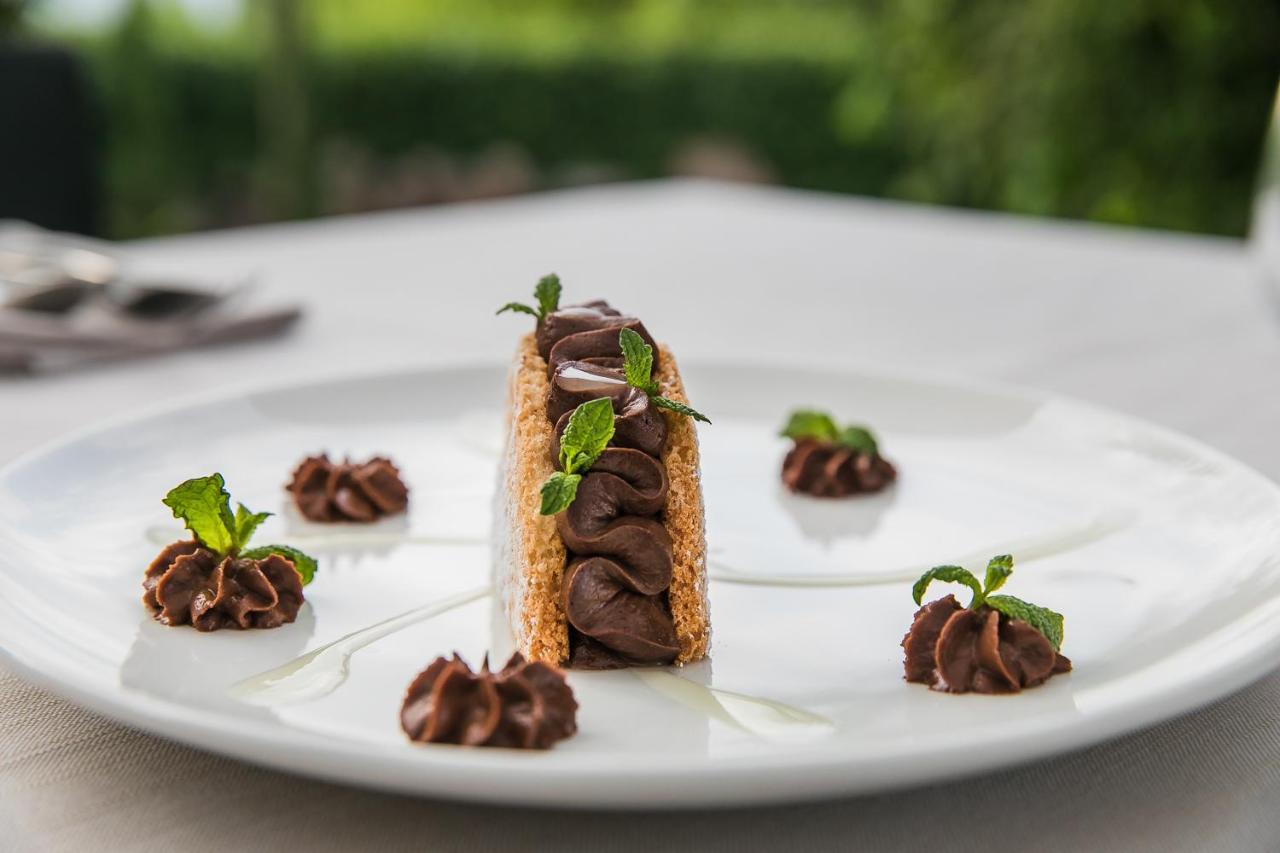 Logis Le Rabelais Hotel- Restaurant - Hotel
